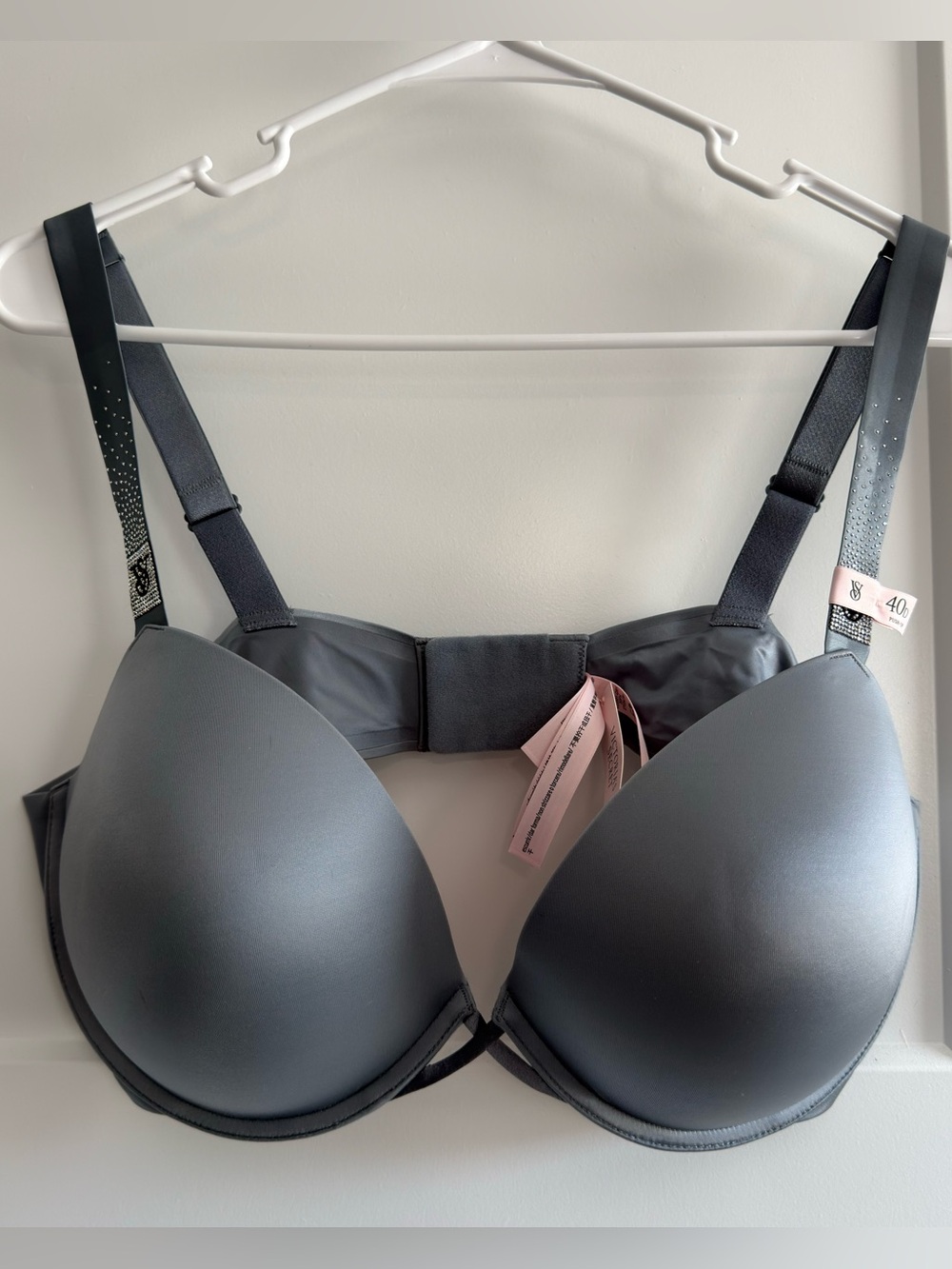 Victoria’s Secret Scattered Shine Strap Push-Up Bra 40D
27024791